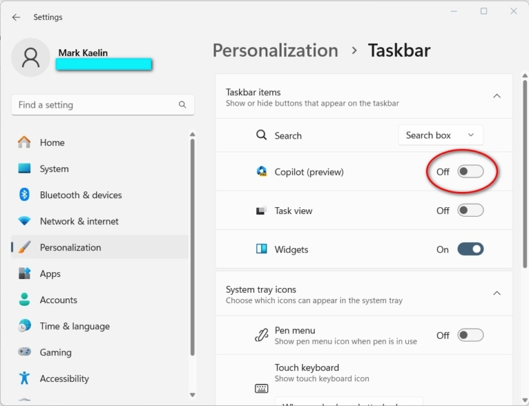 Windows 11 Personalization Settings Taskbar section.